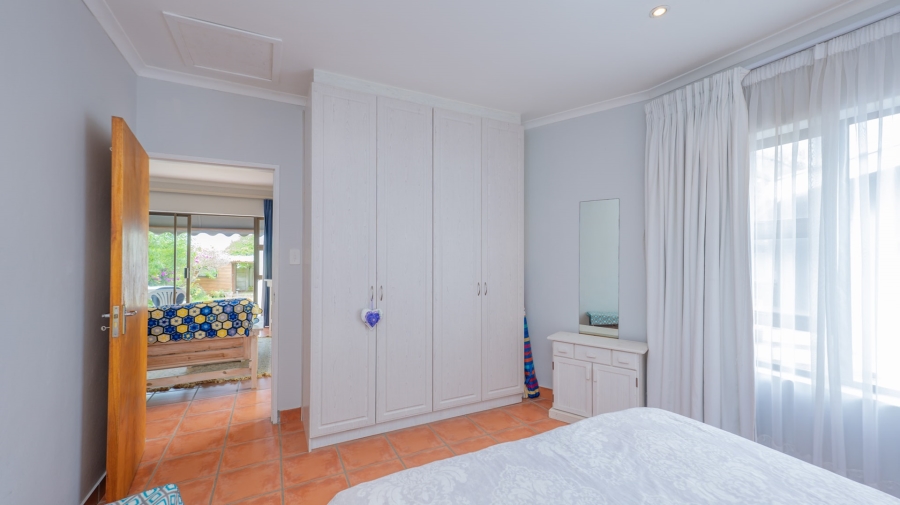 5 Bedroom Property for Sale in Struisbaai Western Cape